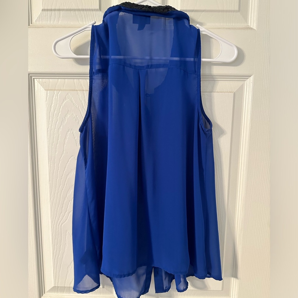 Mossimo sleeveless sheer blouse - Picture 3 of 3